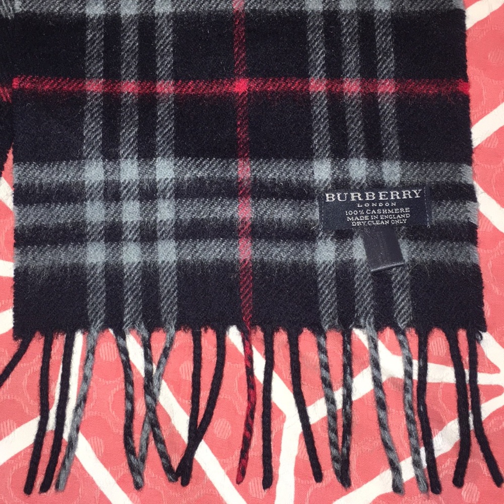 BURBERRY London Nova Check Classic CASHMERE scarf - Picture 7 of 8